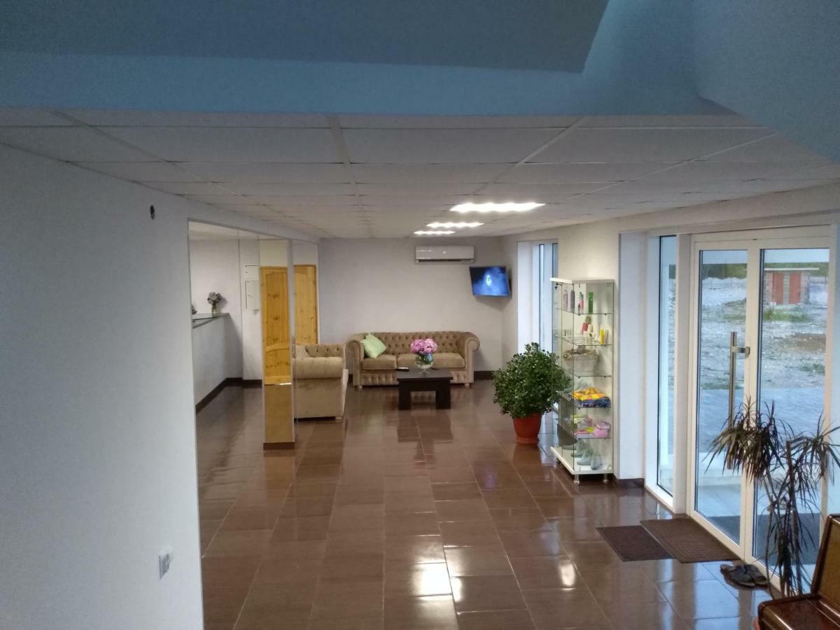 Hotel 777 Гудаута Екстериор снимка