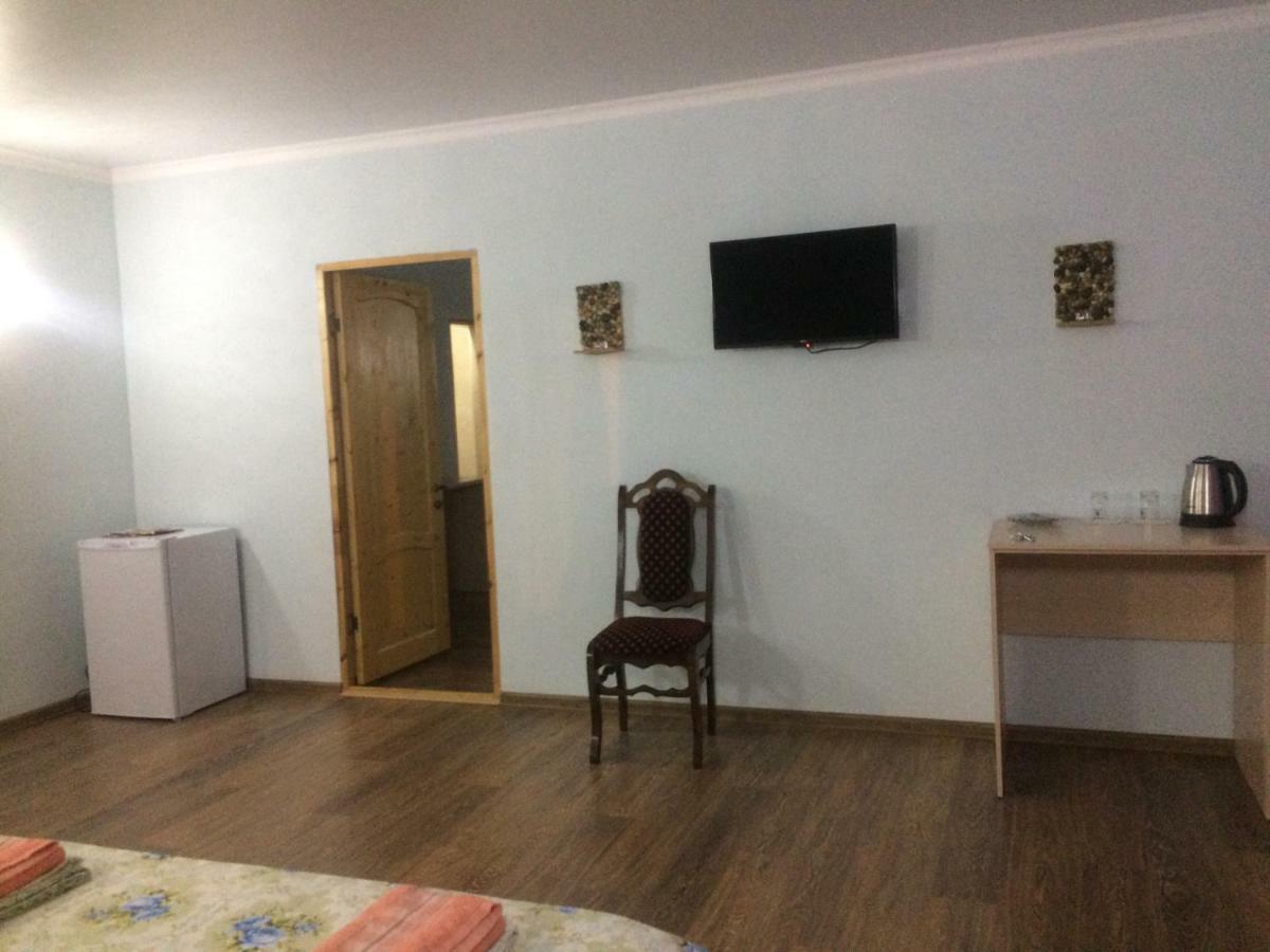 Hotel 777 Гудаута Екстериор снимка